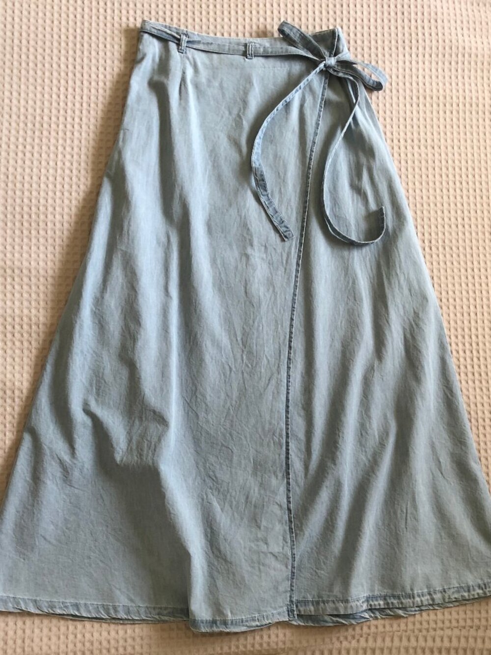 NWOT Light Blue Denim Wrap Maxi Skirt with a Bow - Size 4 - Picture 2 of 11
